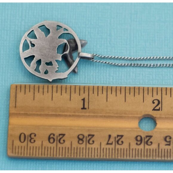 Vintage Silver Tone Flower Butterfly Necklace 18 Inch - E7 - Picture 3 of 3